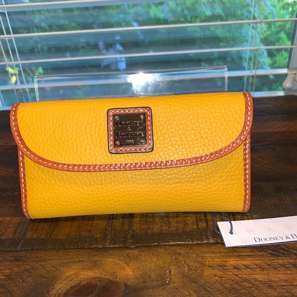 Dooney & Bourke Pebble Grain Wallet